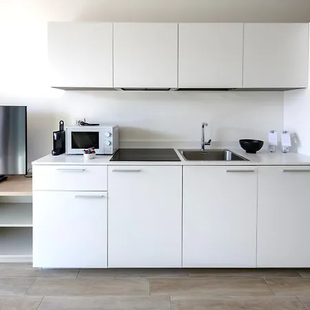 Sunlight Apartment *